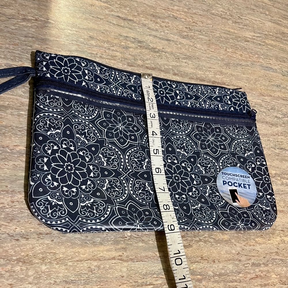 Nwot Beautiful Touchscreen Compatible Pocket Bag - image 5